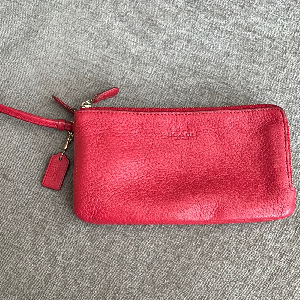 NWOT Coach Double Zip Pebbled Leather Wallet